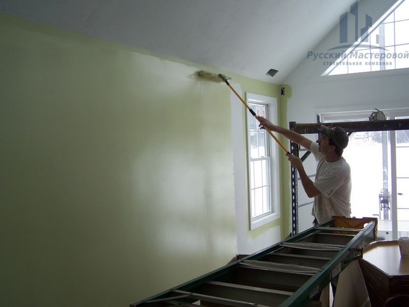 Окраска стен водоэмульсионными красками за 2 раза от строительной компании Русский Мастеровой
