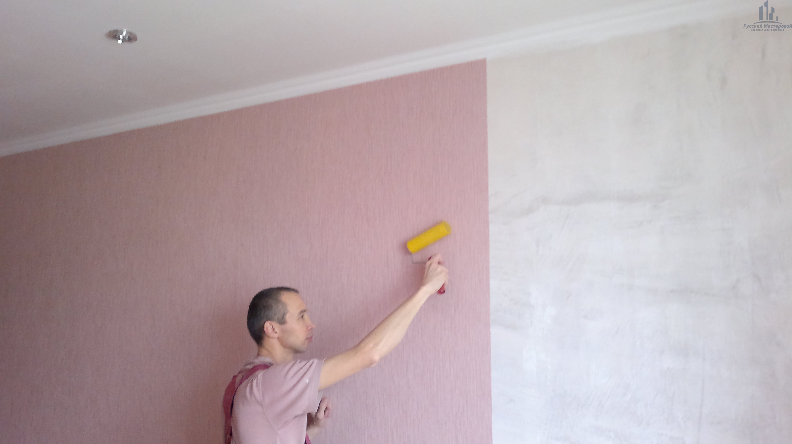 Окраска стен по обоям от строительной компании Русский Мастеровой