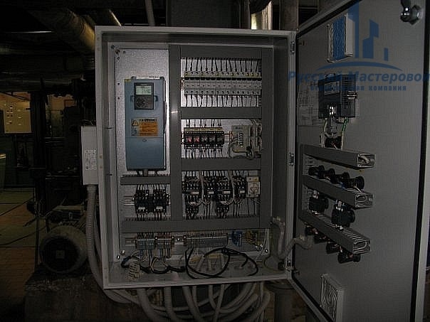Установка автоматического выключателя трехфазного от строительной компании Русский Мастеровой