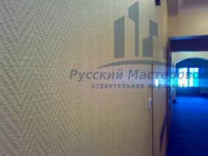 Оклеивание стен стеклообоями от строительной компании Русский Мастеровой