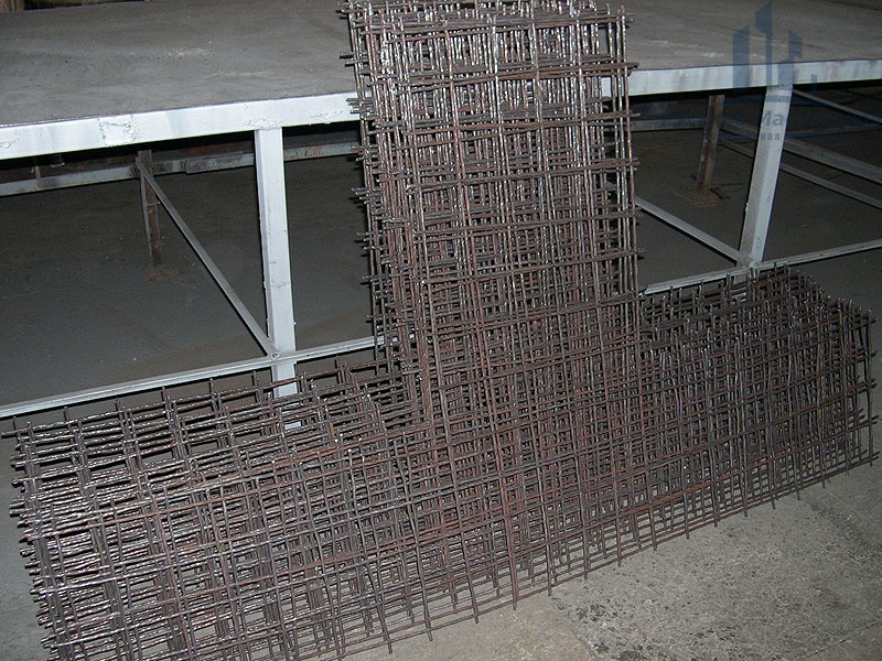 Устройство арматурной металлической сетки от строительной компании Русский Мастеровой
