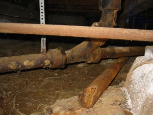 Демонтаж канализационных труб из чугуна от строительной компании Русский Мастеровой