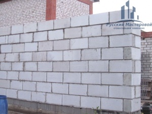 Кладка стен из пенобетонных блоков от строительной компании Русский Мастеровой